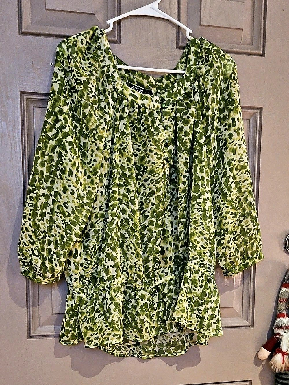 Apt. 9 Green & White Animal Print Blouse